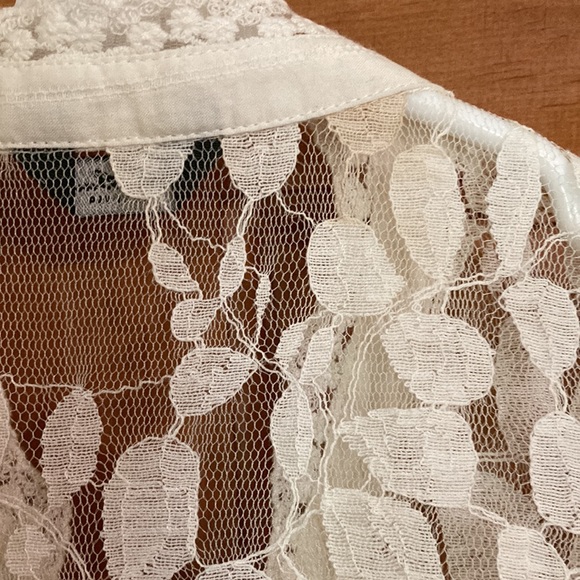 5️⃣ for 2️⃣5️⃣ | Eddie Bauer | Button Down Top | XS - Picture 4 of 7